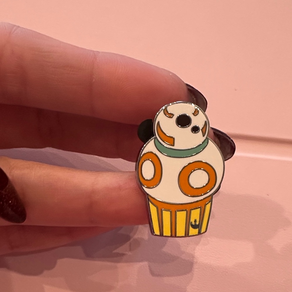 Disney Parks Hidden Mickey 2025 Wave B BB-8 Cupcake